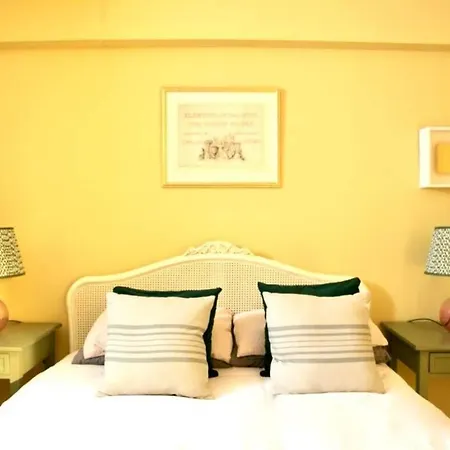 The Court Yard Apartamento *